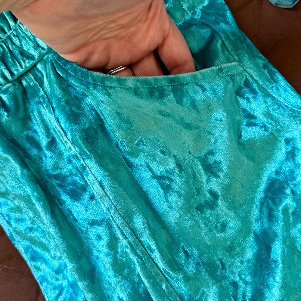 Turquoise ROWDY CROWD velvet shorts 2XL - Picture 2 of 4